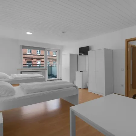 Mit Balkon In Apartment