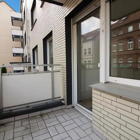 Mit Balkon In Apartment *
