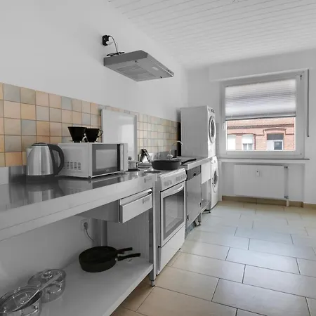 Mit Balkon In Apartment *