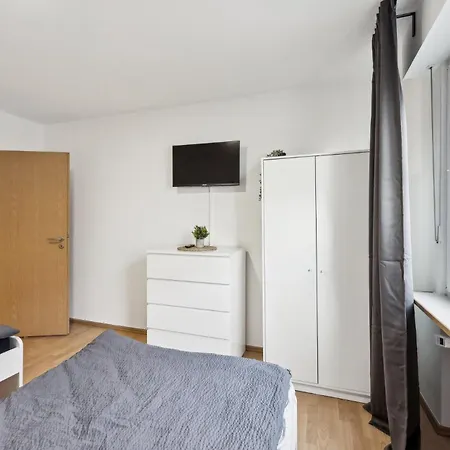 Mit Balkon In Apartment