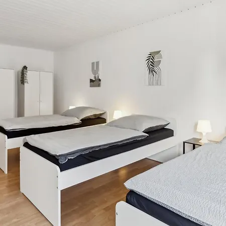 Mit Balkon In Apartment *
