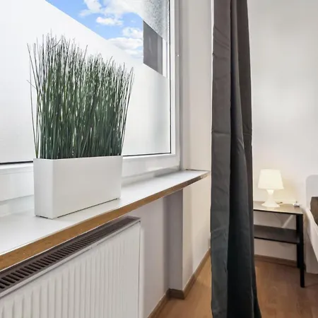 Apartment Mit Balkon In *